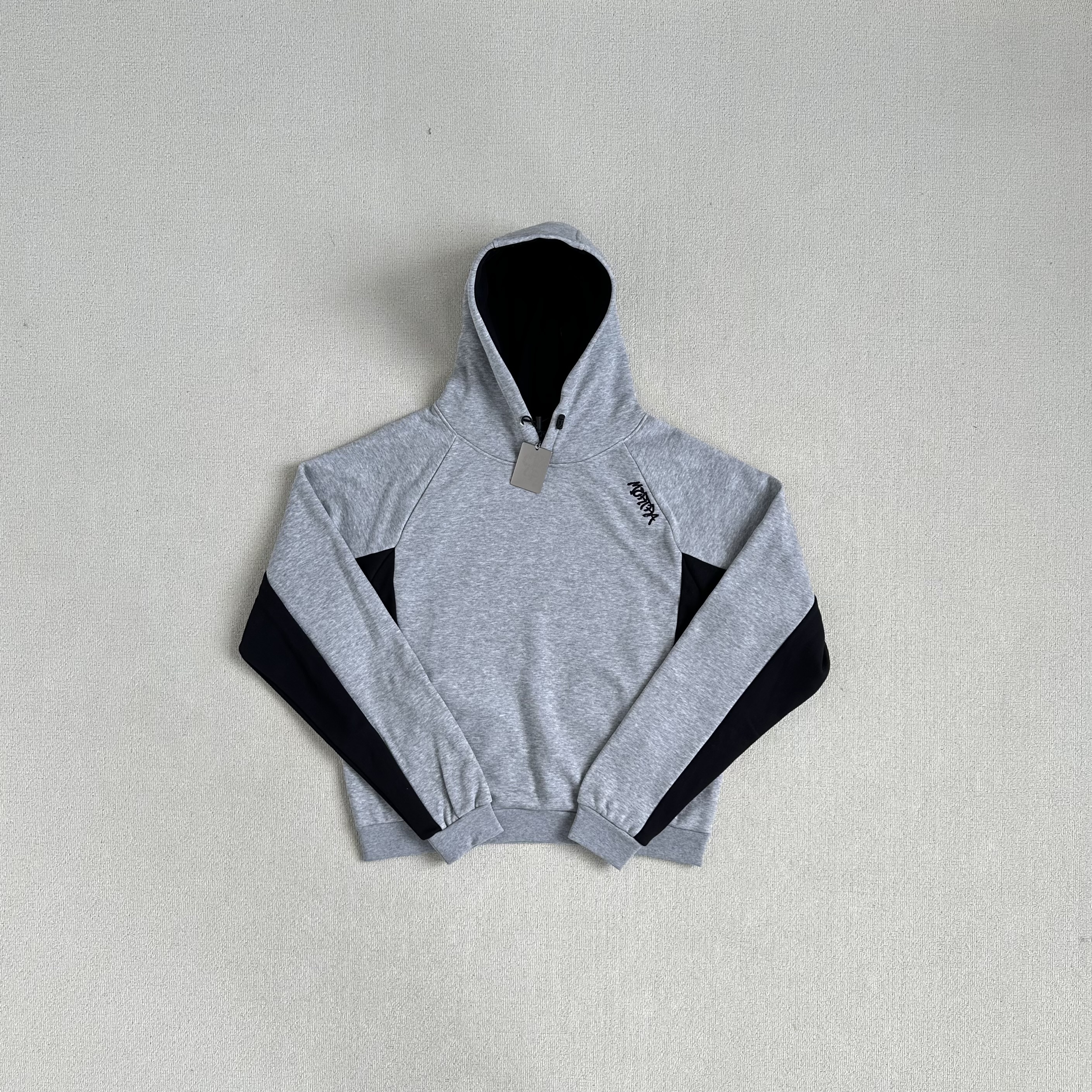 Mertra Hoode Grey/Black
