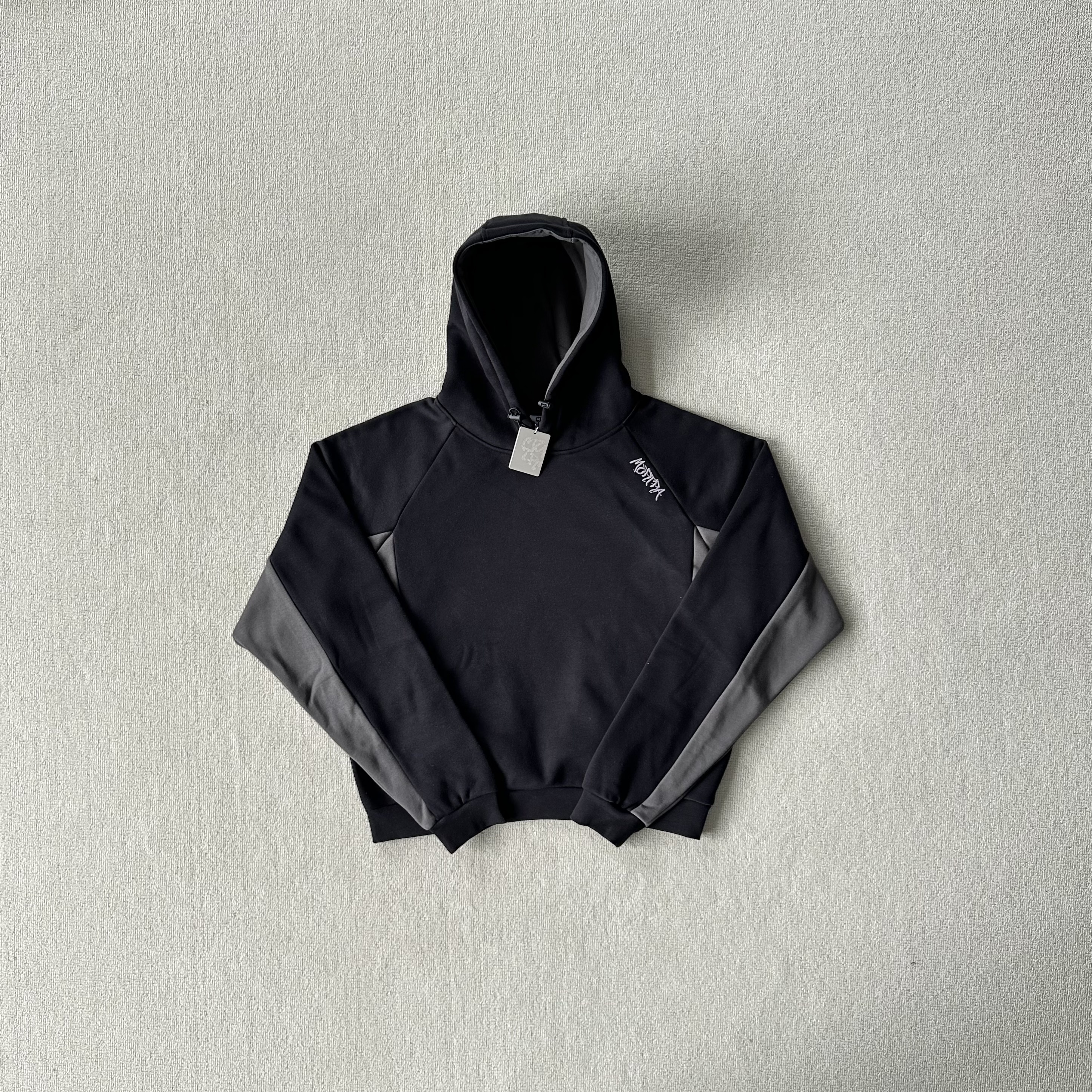 Mertra Hoodie Black