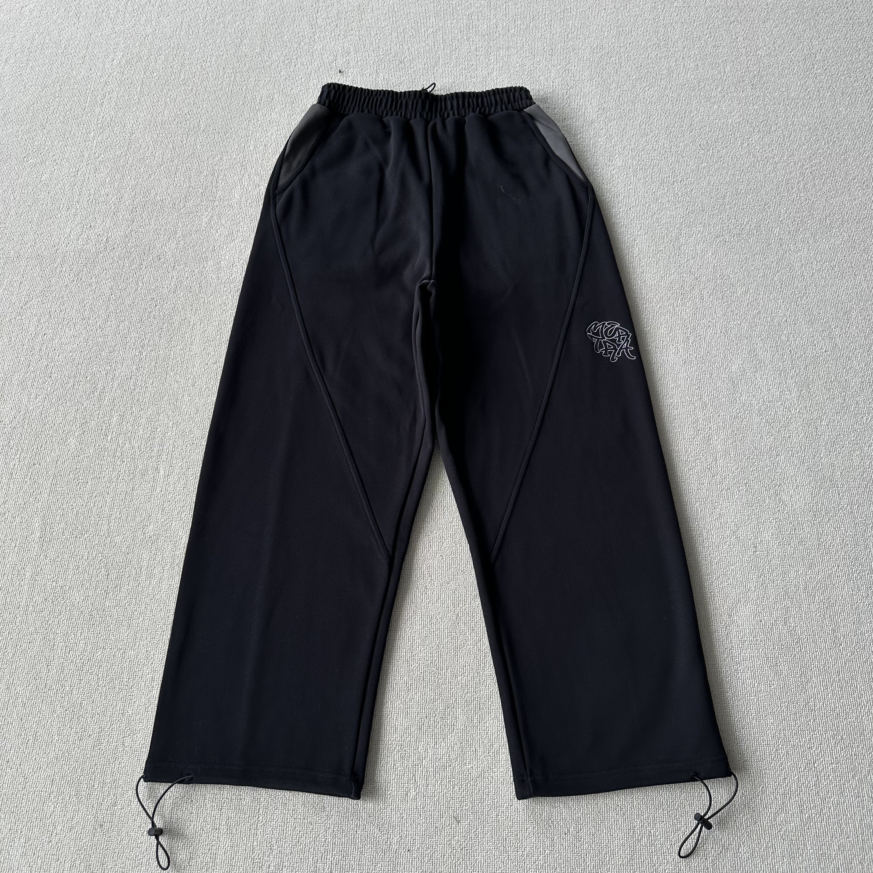 Mertra Jogger Black